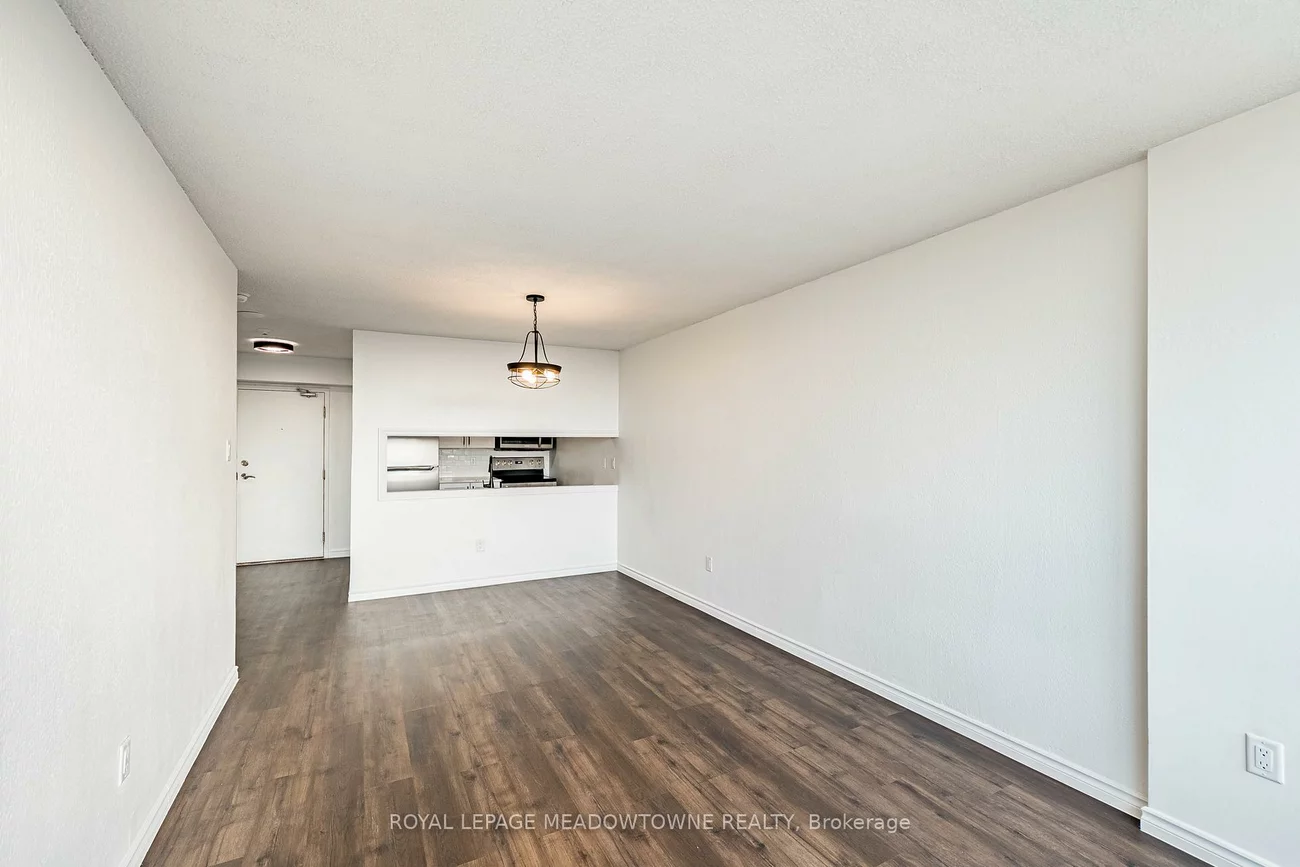 12, Laurelcrest, Queen Street Corridor, Brampton