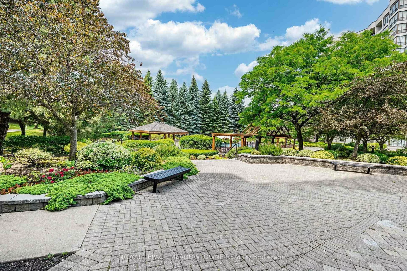 12, Laurelcrest, Queen Street Corridor, Brampton