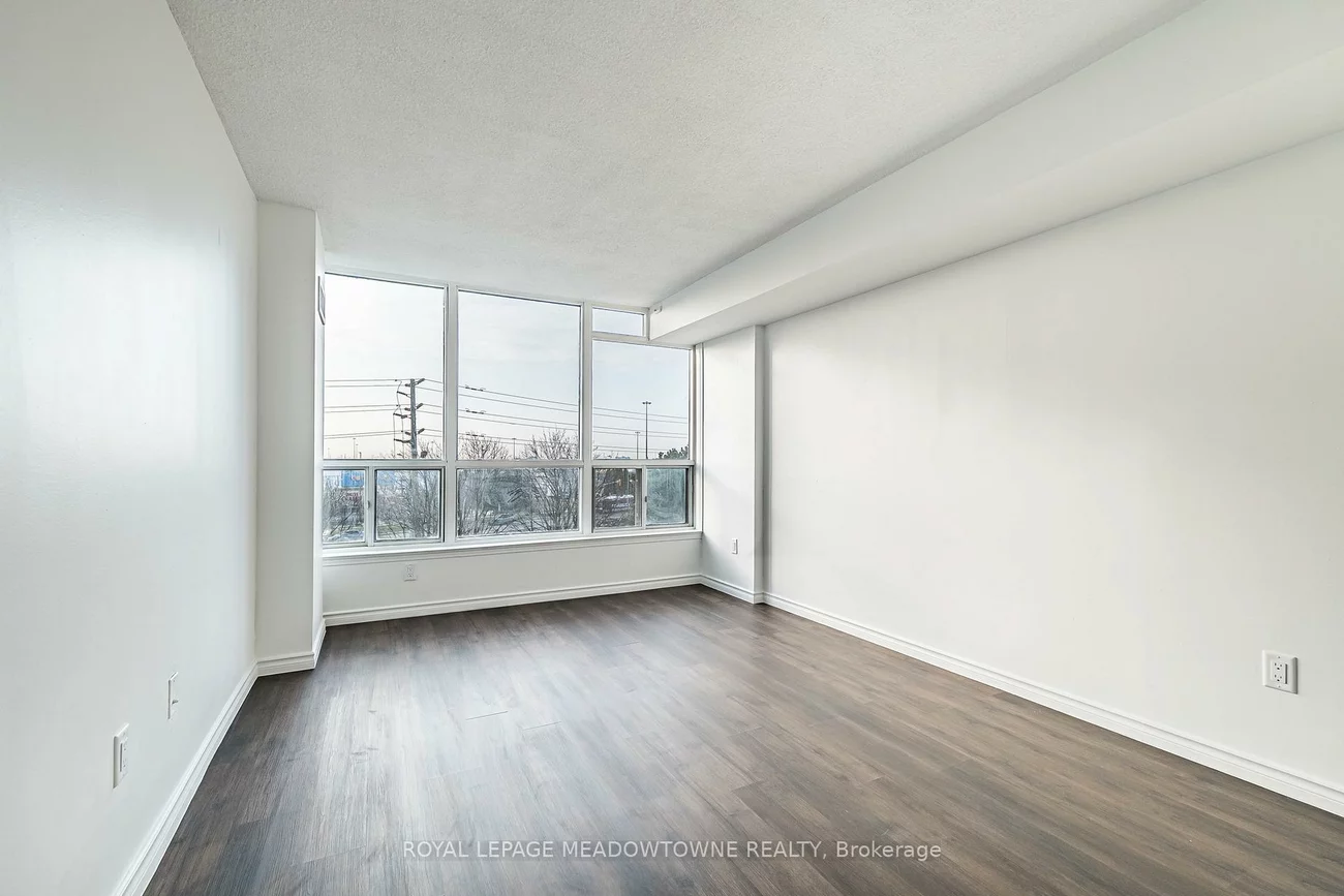 12, Laurelcrest, Queen Street Corridor, Brampton