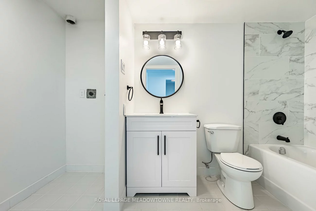 12, Laurelcrest, Queen Street Corridor, Brampton