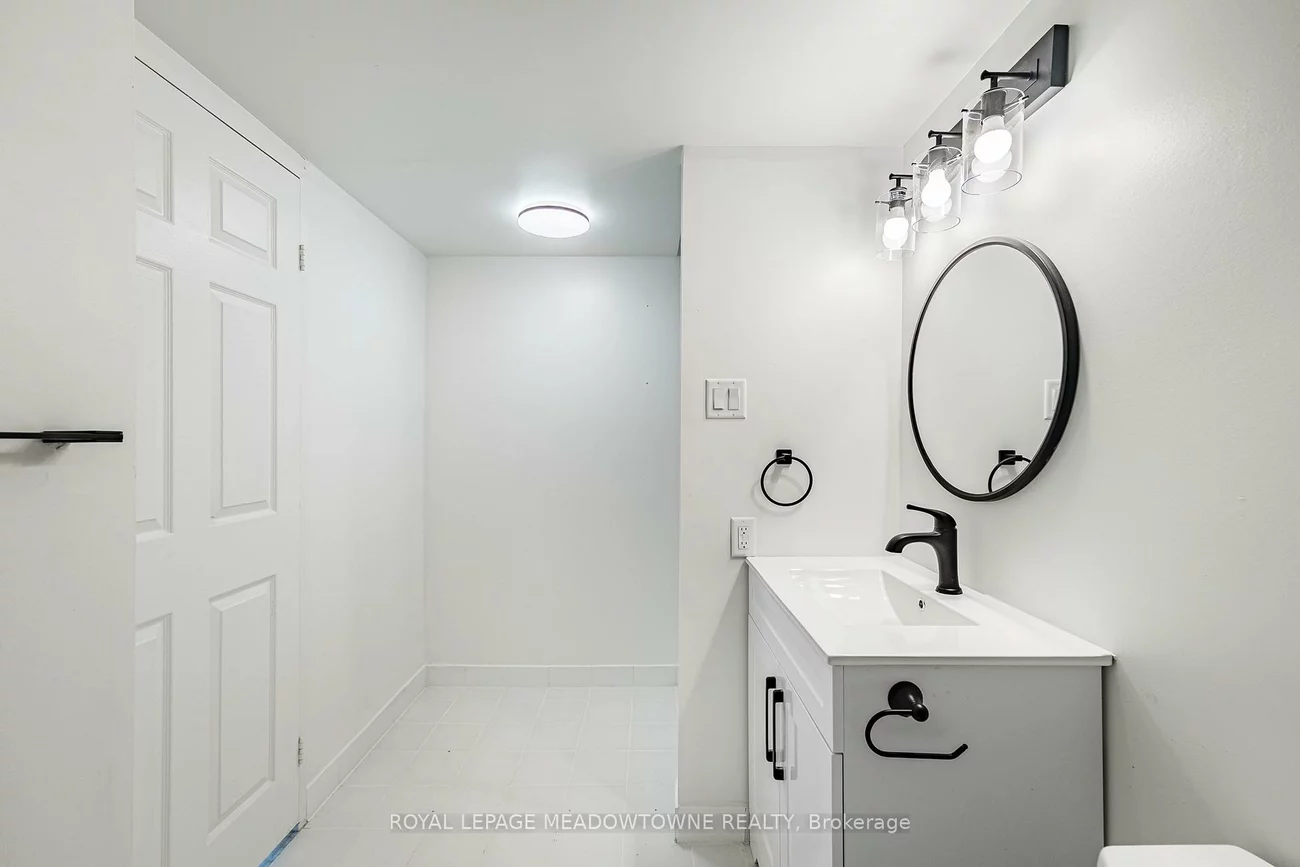 12, Laurelcrest, Queen Street Corridor, Brampton