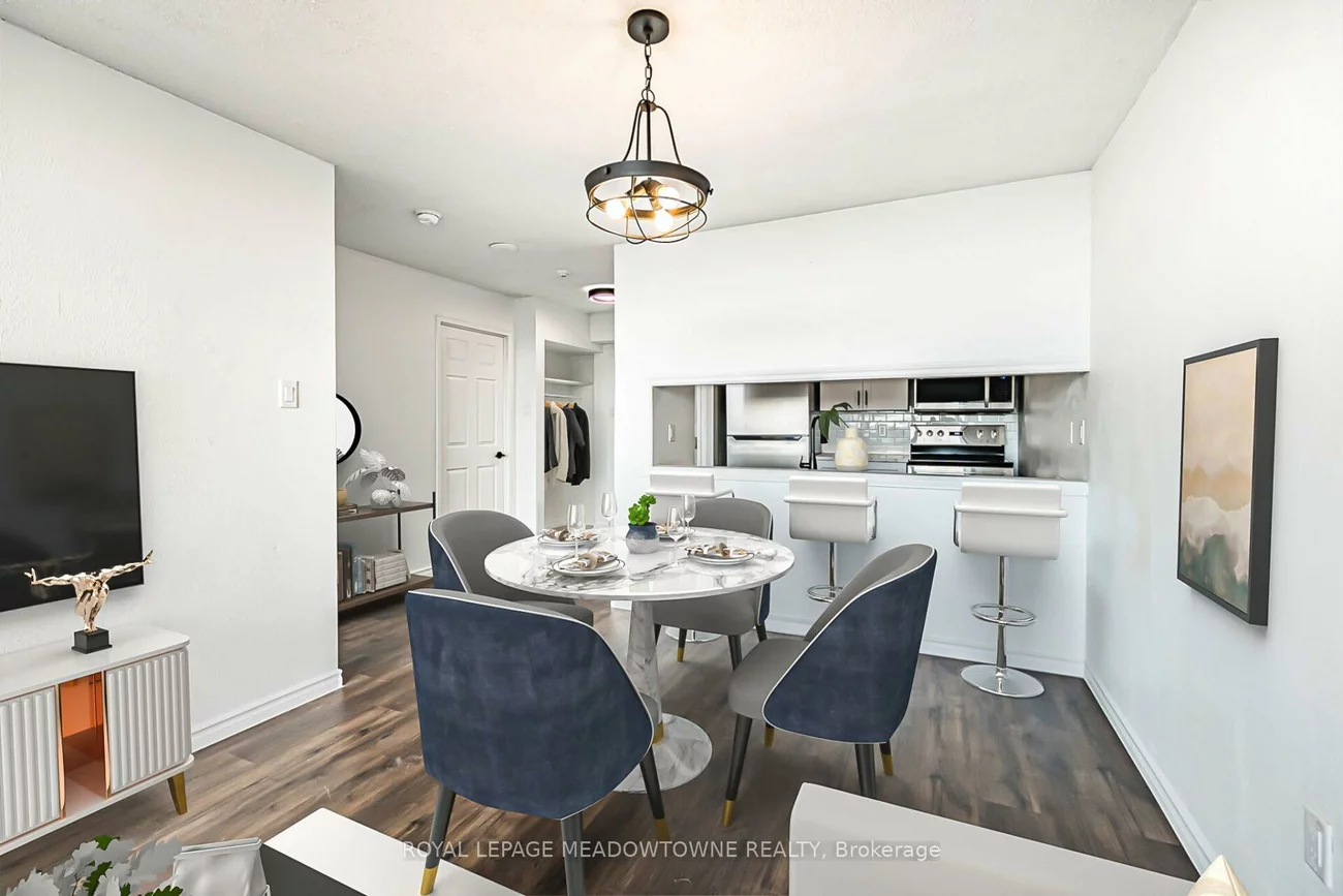 12, Laurelcrest, Queen Street Corridor, Brampton