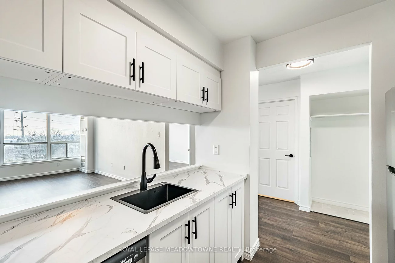 12, Laurelcrest, Queen Street Corridor, Brampton