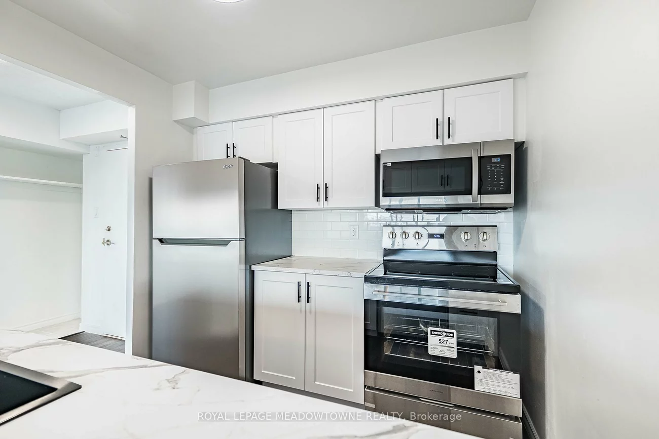 12, Laurelcrest, Queen Street Corridor, Brampton