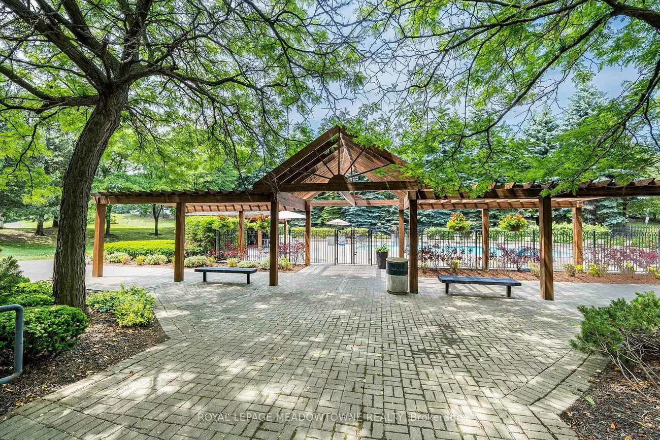 12, Laurelcrest, Queen Street Corridor, Brampton