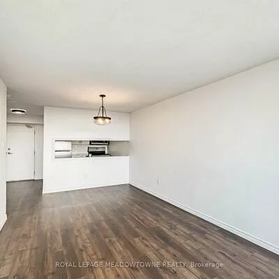 12, Laurelcrest, Queen Street Corridor, Brampton