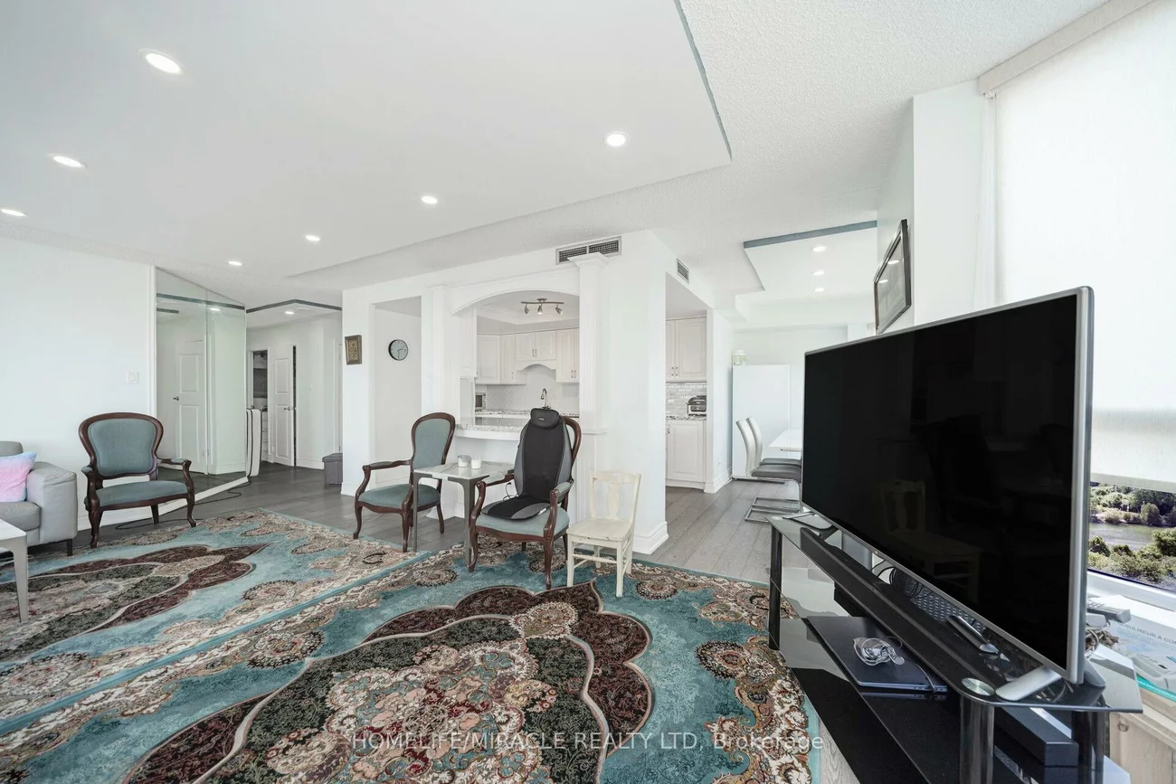 8, Lisa, Queen Street Corridor, Brampton