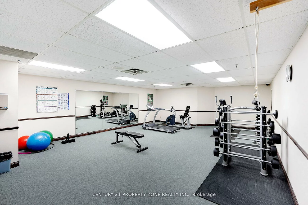 330, Mill, Brampton South, Brampton