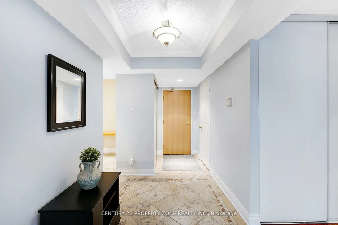 330, Mill, Brampton South, Brampton