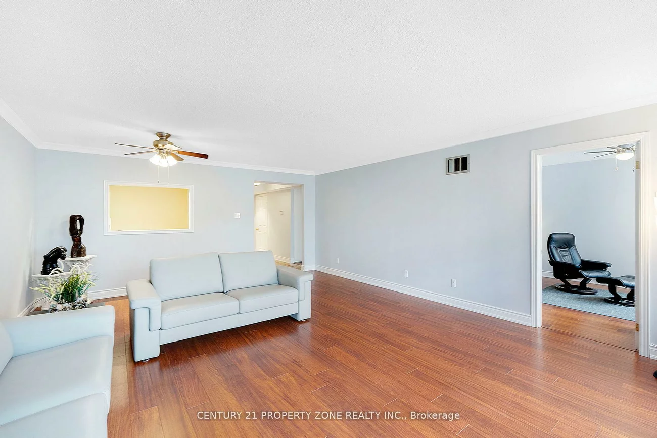 330, Mill, Brampton South, Brampton