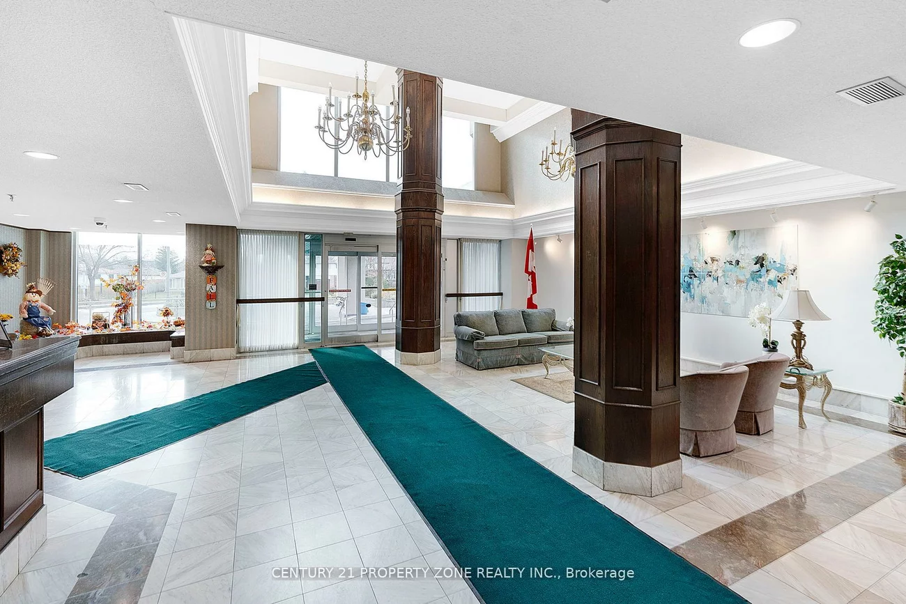 330, Mill, Brampton South, Brampton