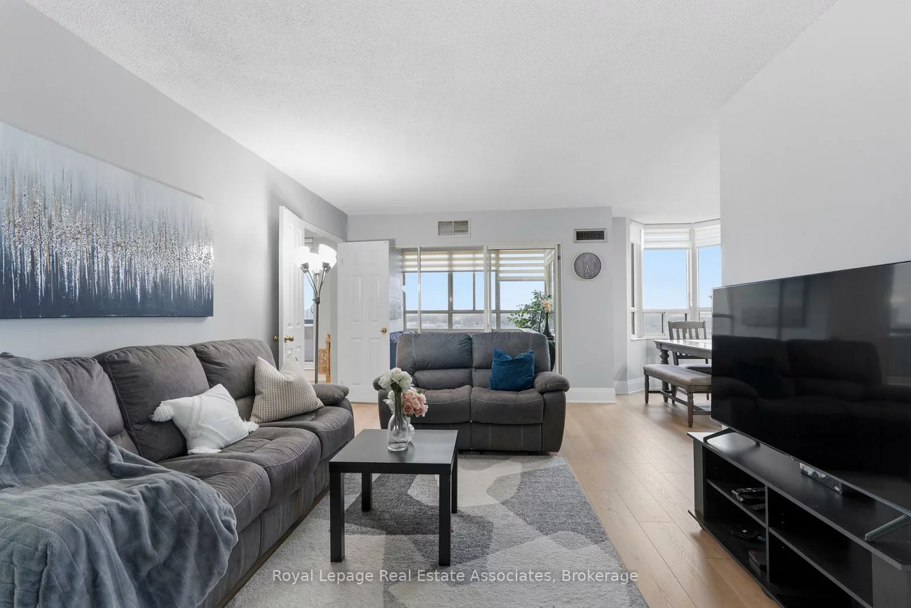 100, County Court, Fletcher's Creek South, Brampton