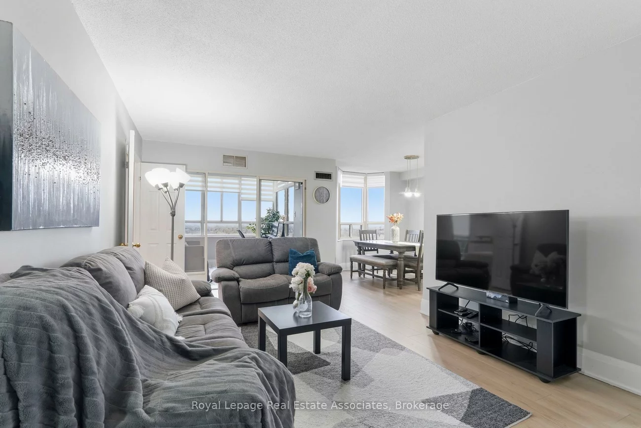 100, County Court, Fletcher's Creek South, Brampton