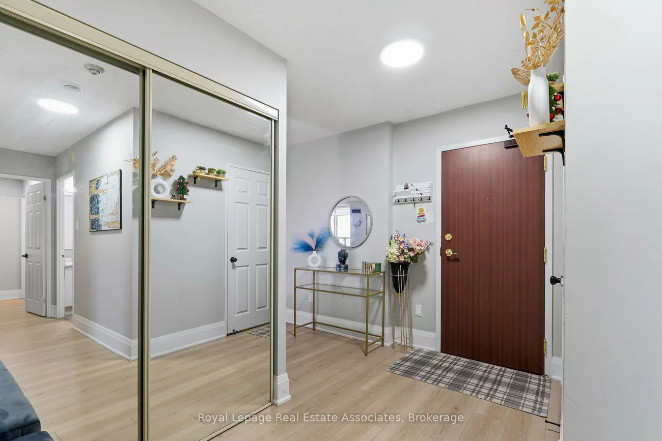 100, County Court, Fletcher's Creek South, Brampton