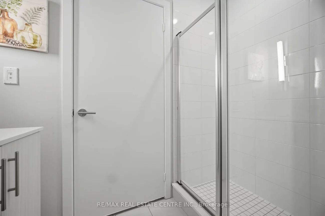 215, Veterans, Northwest Brampton, Brampton