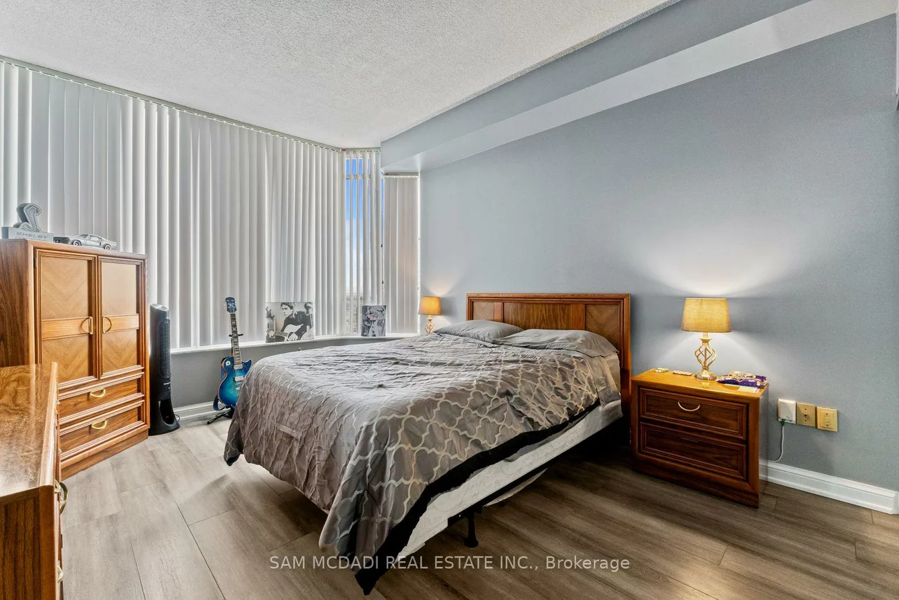 24, Hanover, Queen Street Corridor, Brampton