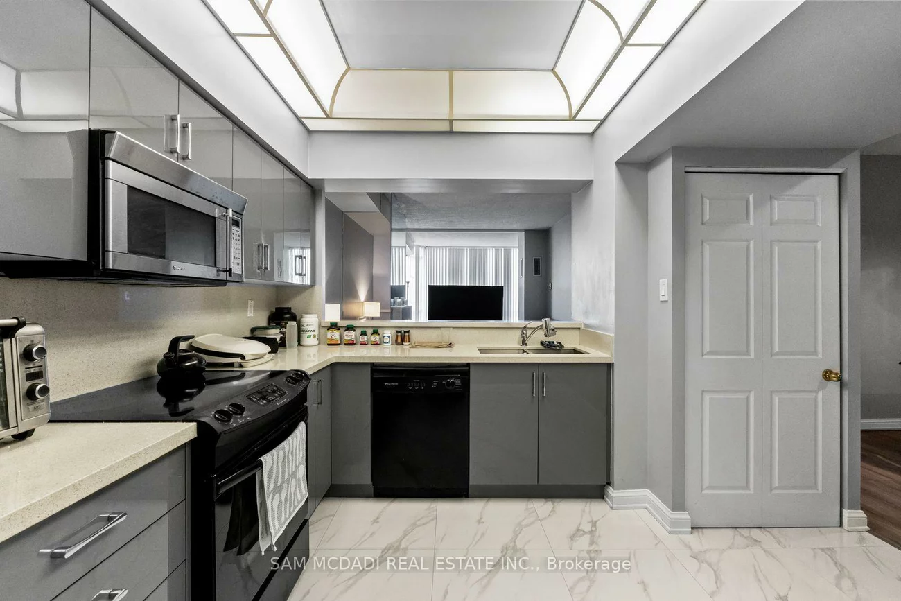 24, Hanover, Queen Street Corridor, Brampton