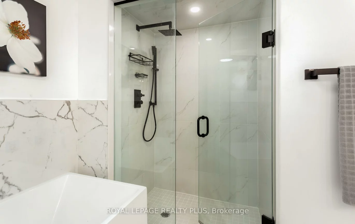 5, Lisa, Queen Street Corridor, Brampton