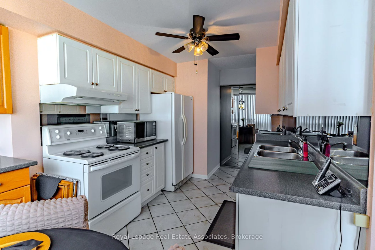 12, Laurelcrest, Queen Street Corridor, Brampton