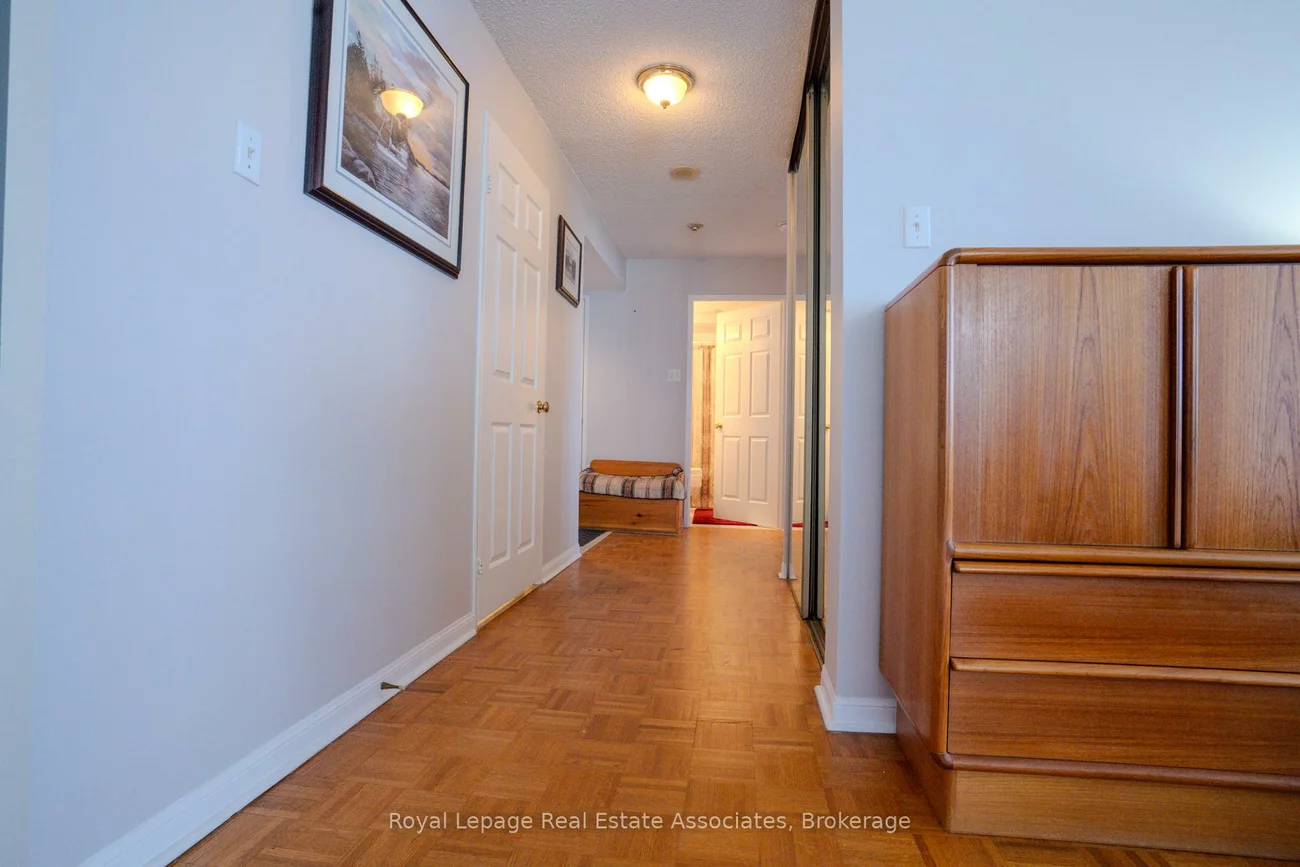 12, Laurelcrest, Queen Street Corridor, Brampton