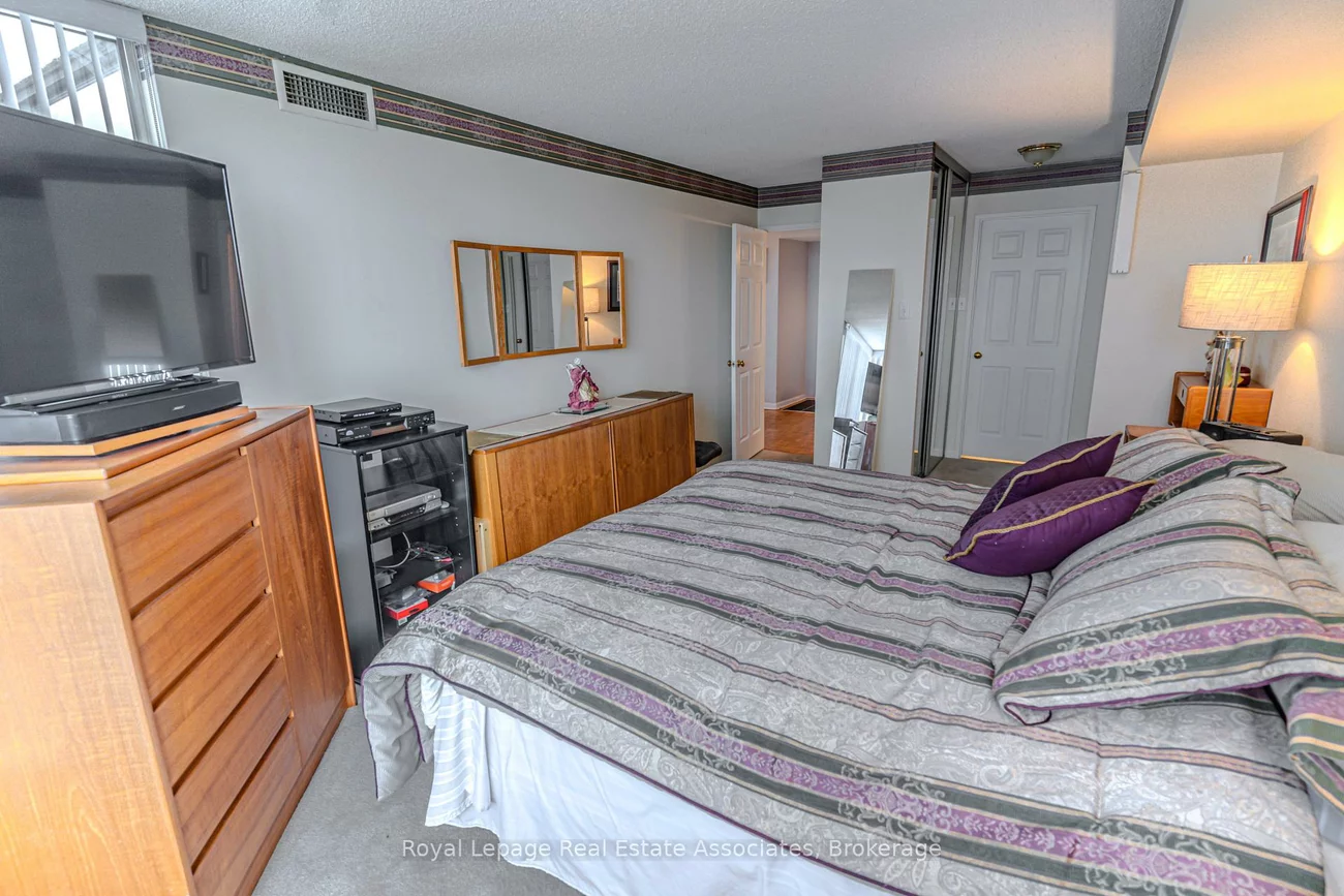 12, Laurelcrest, Queen Street Corridor, Brampton