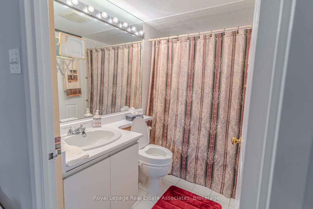 12, Laurelcrest, Queen Street Corridor, Brampton