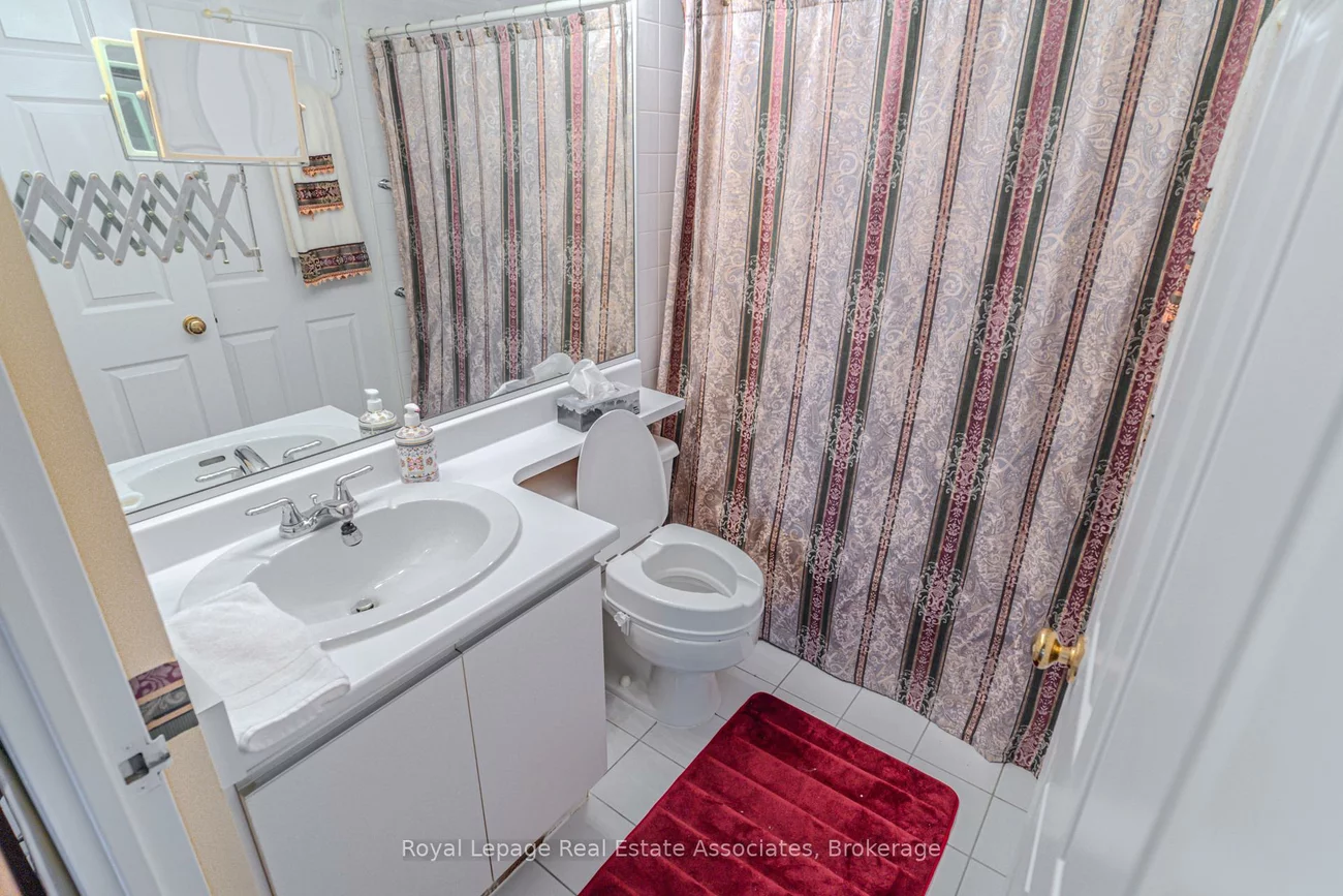 12, Laurelcrest, Queen Street Corridor, Brampton