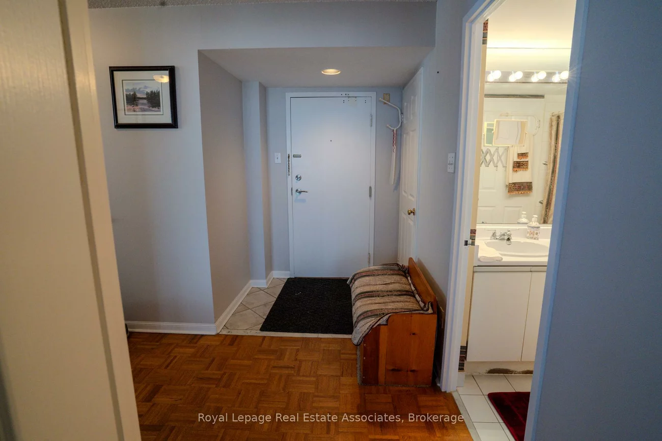 12, Laurelcrest, Queen Street Corridor, Brampton