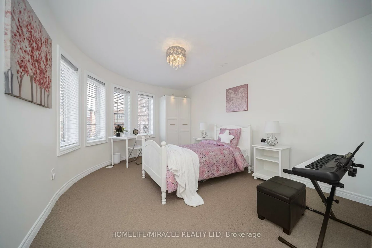 2, Aspen Hills, Credit Valley, Brampton