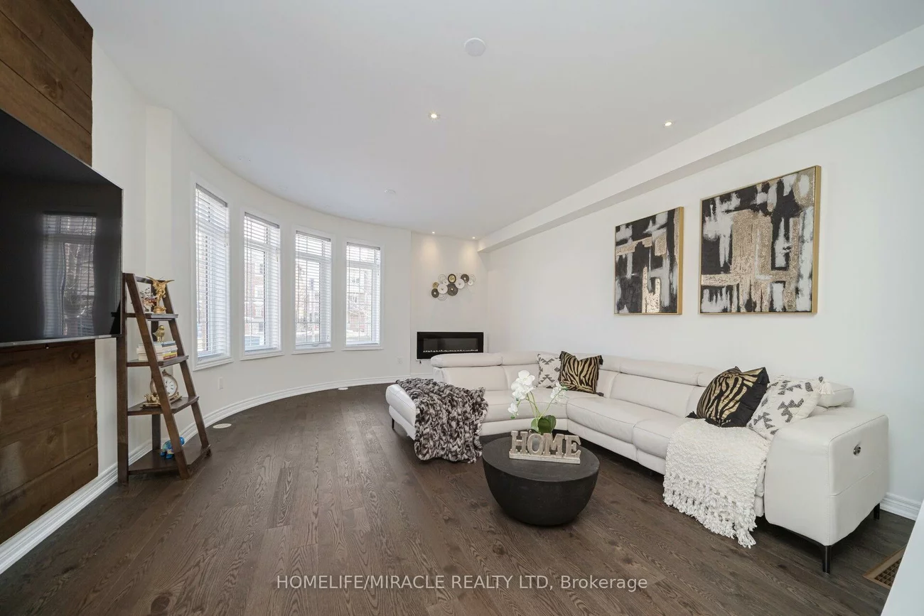 2, Aspen Hills, Credit Valley, Brampton