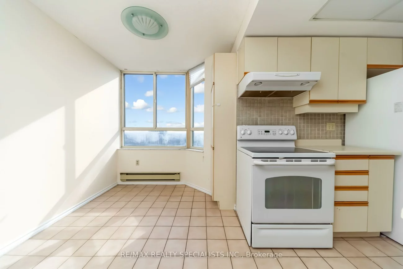 100, County Court, Fletcher's Creek South, Brampton