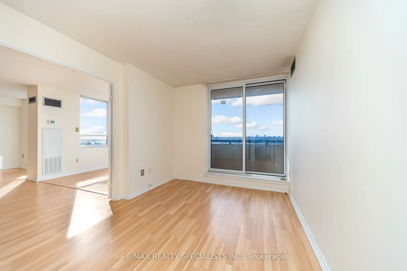 100, County Court, Fletcher's Creek South, Brampton