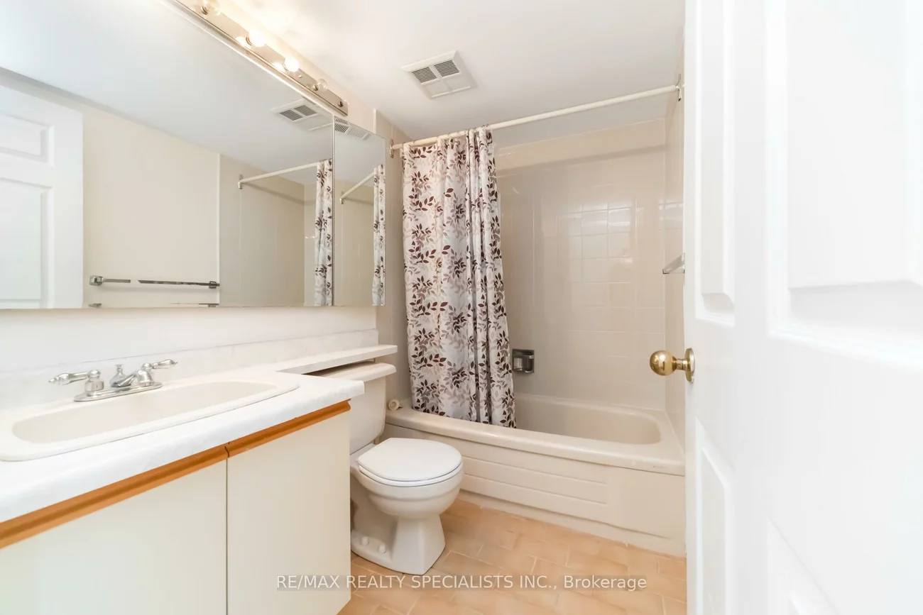 100, County Court, Fletcher's Creek South, Brampton