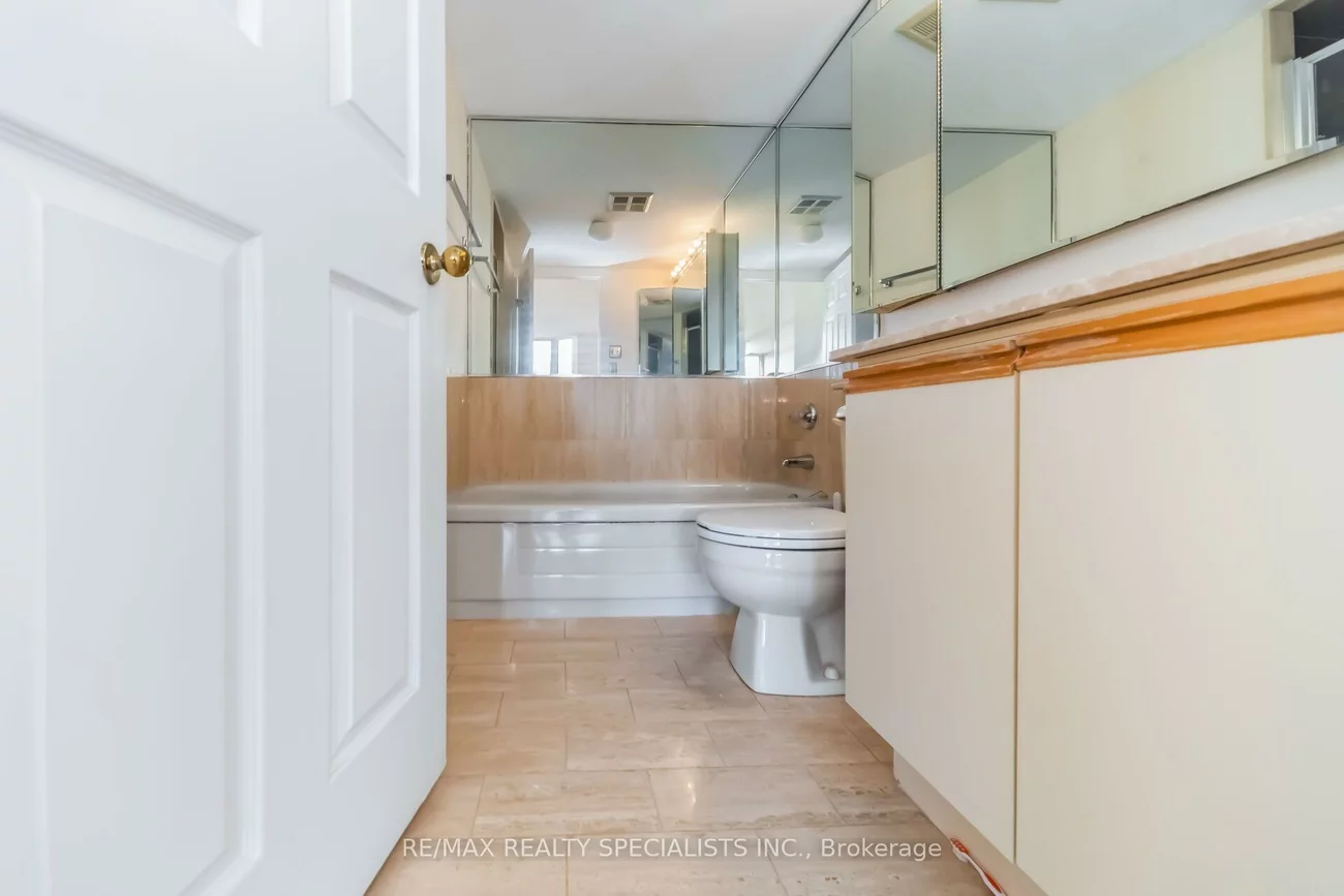 100, County Court, Fletcher's Creek South, Brampton