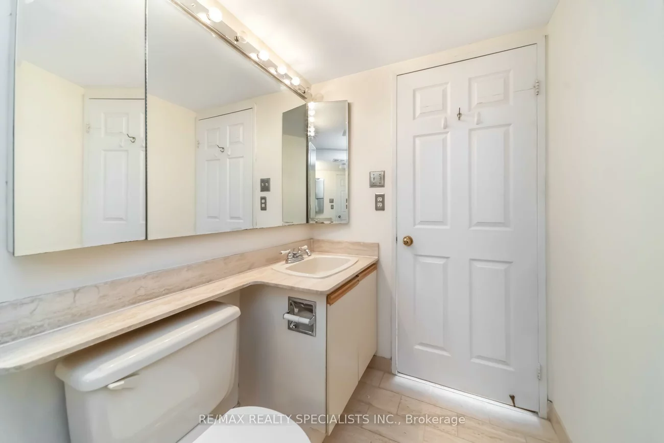 100, County Court, Fletcher's Creek South, Brampton