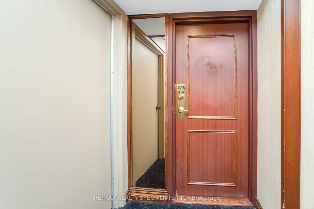 100, County Court, Fletcher's Creek South, Brampton