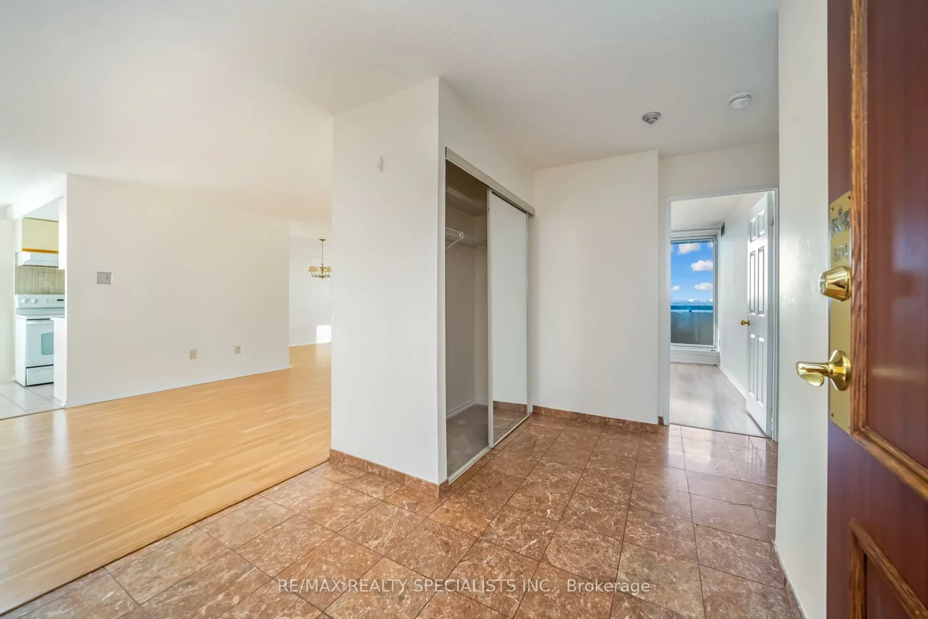 100, County Court, Fletcher's Creek South, Brampton