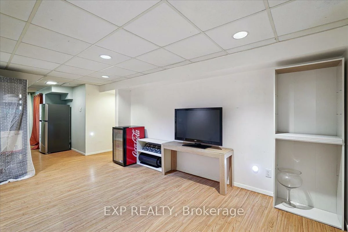 65, Greenwich, Northgate, Brampton