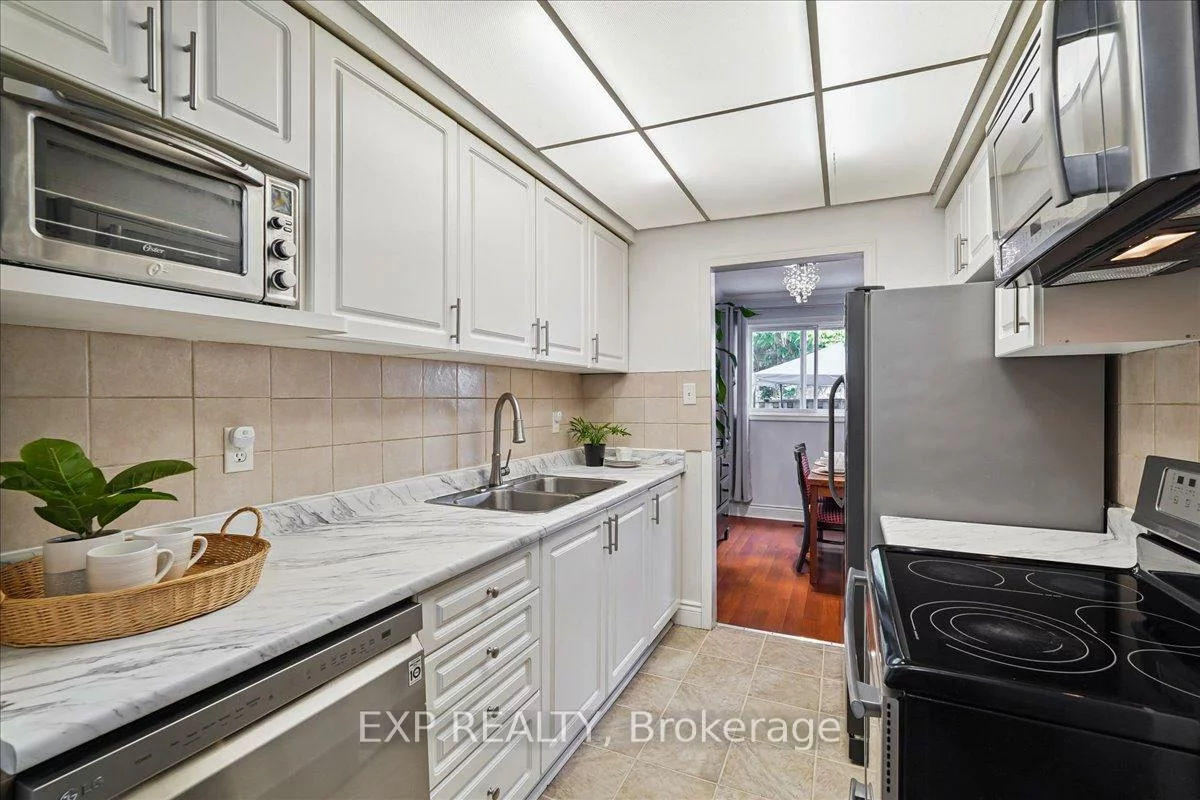 65, Greenwich, Northgate, Brampton