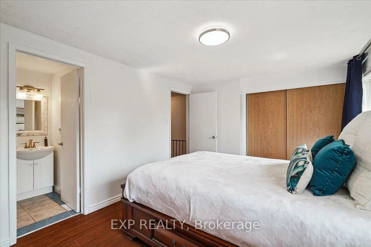 65, Greenwich, Northgate, Brampton