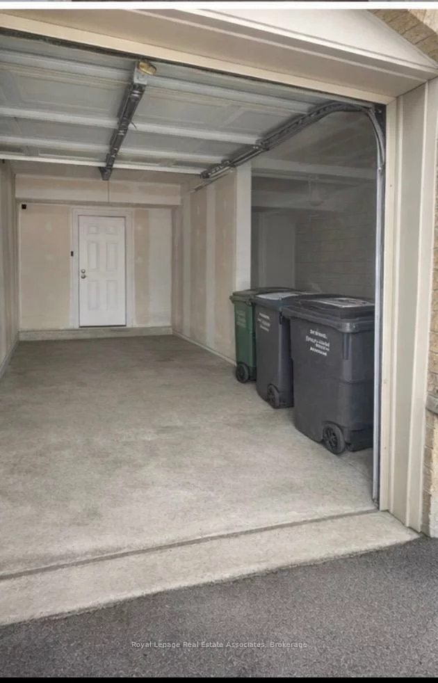 250, Sunny Meadow, Sandringham-Wellington, Brampton