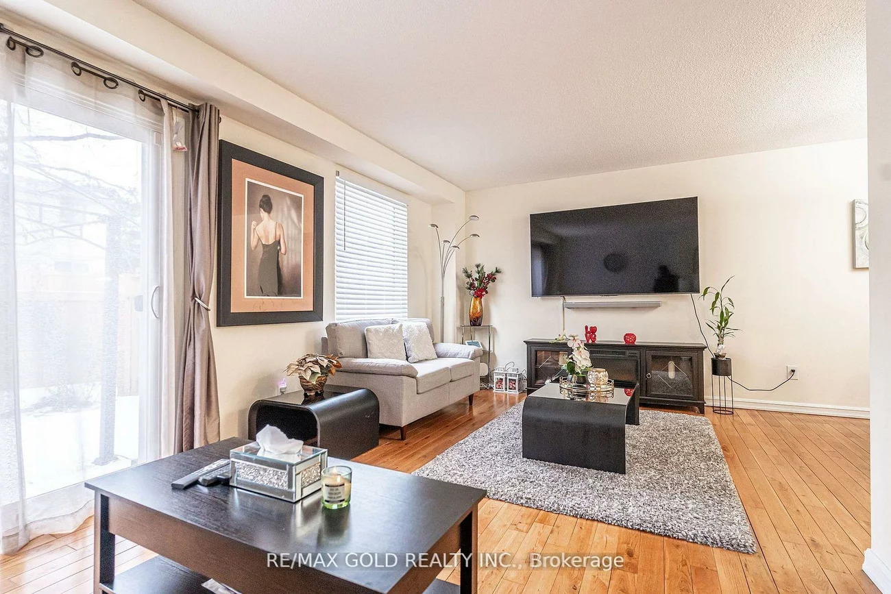 33, Guildford, Central Park, Brampton