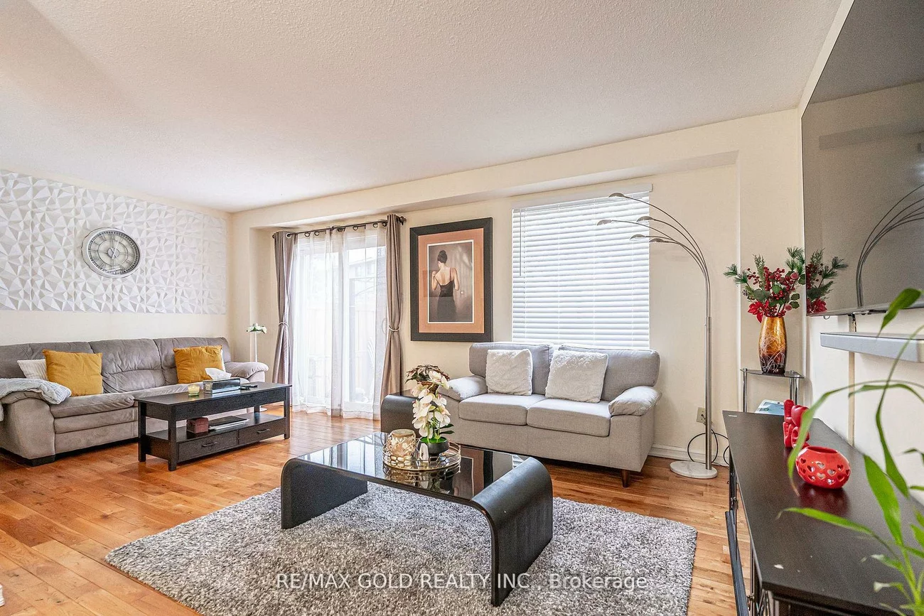 33, Guildford, Central Park, Brampton