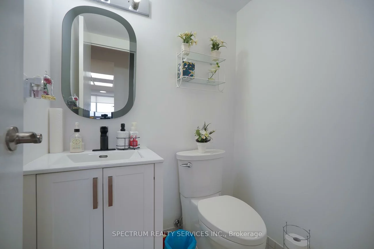 8, Lisa, Queen Street Corridor, Brampton