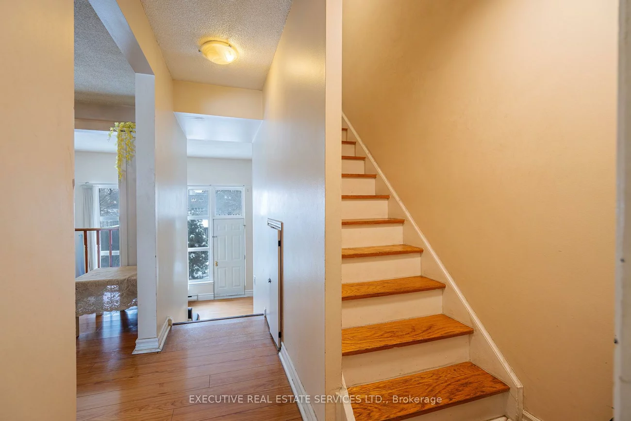 25, Briar, Avondale, Brampton