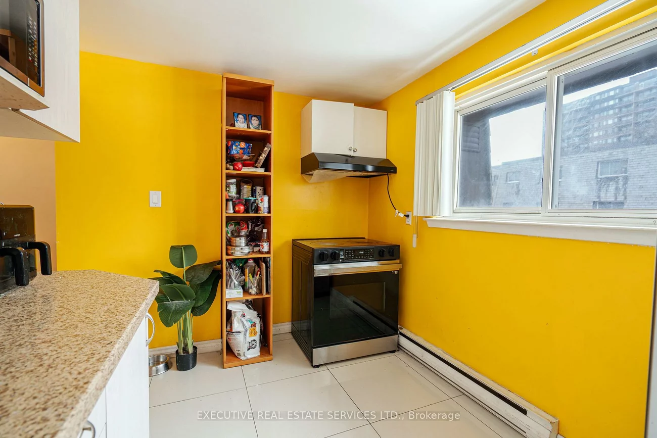 25, Briar, Avondale, Brampton