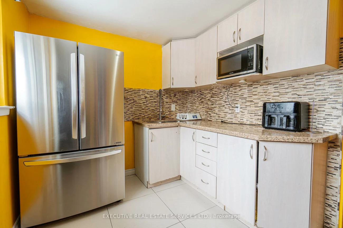 25, Briar, Avondale, Brampton