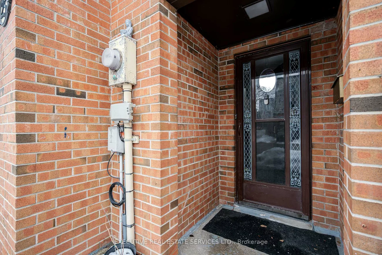 25, Briar, Avondale, Brampton