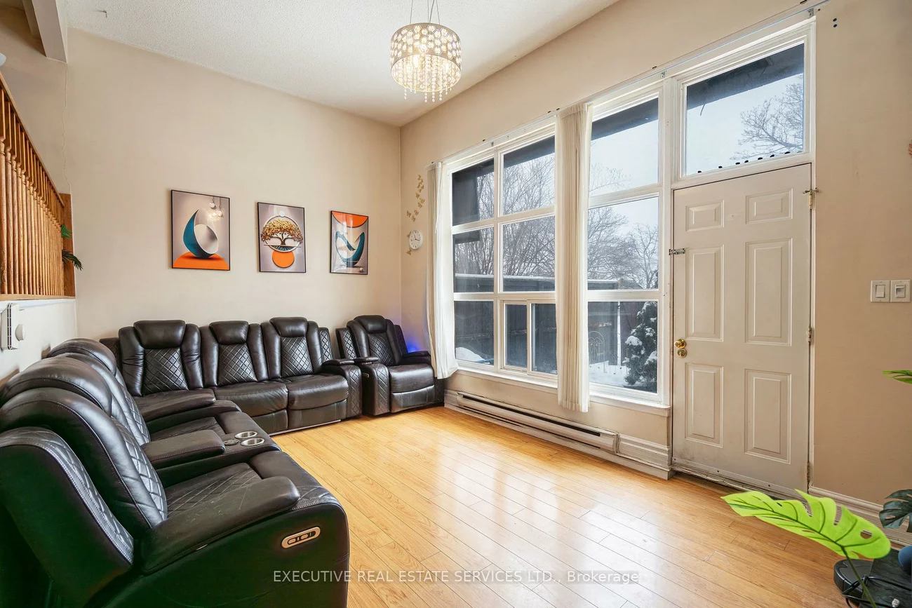 25, Briar, Avondale, Brampton