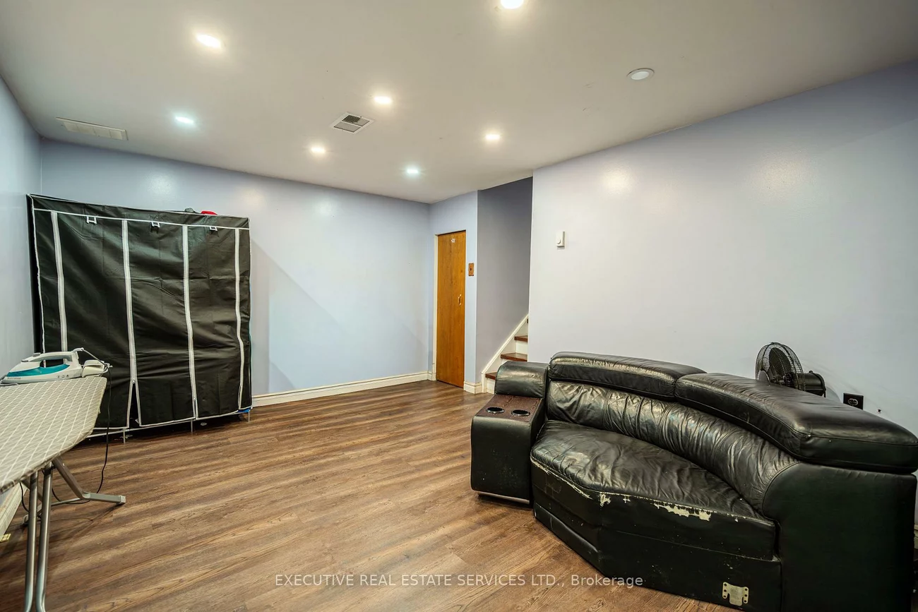 25, Briar, Avondale, Brampton